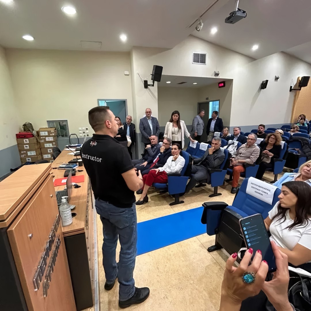Εγκατάσταση 20 απινιδωτών σε κτήρια της Περιφέρειας Αττικής