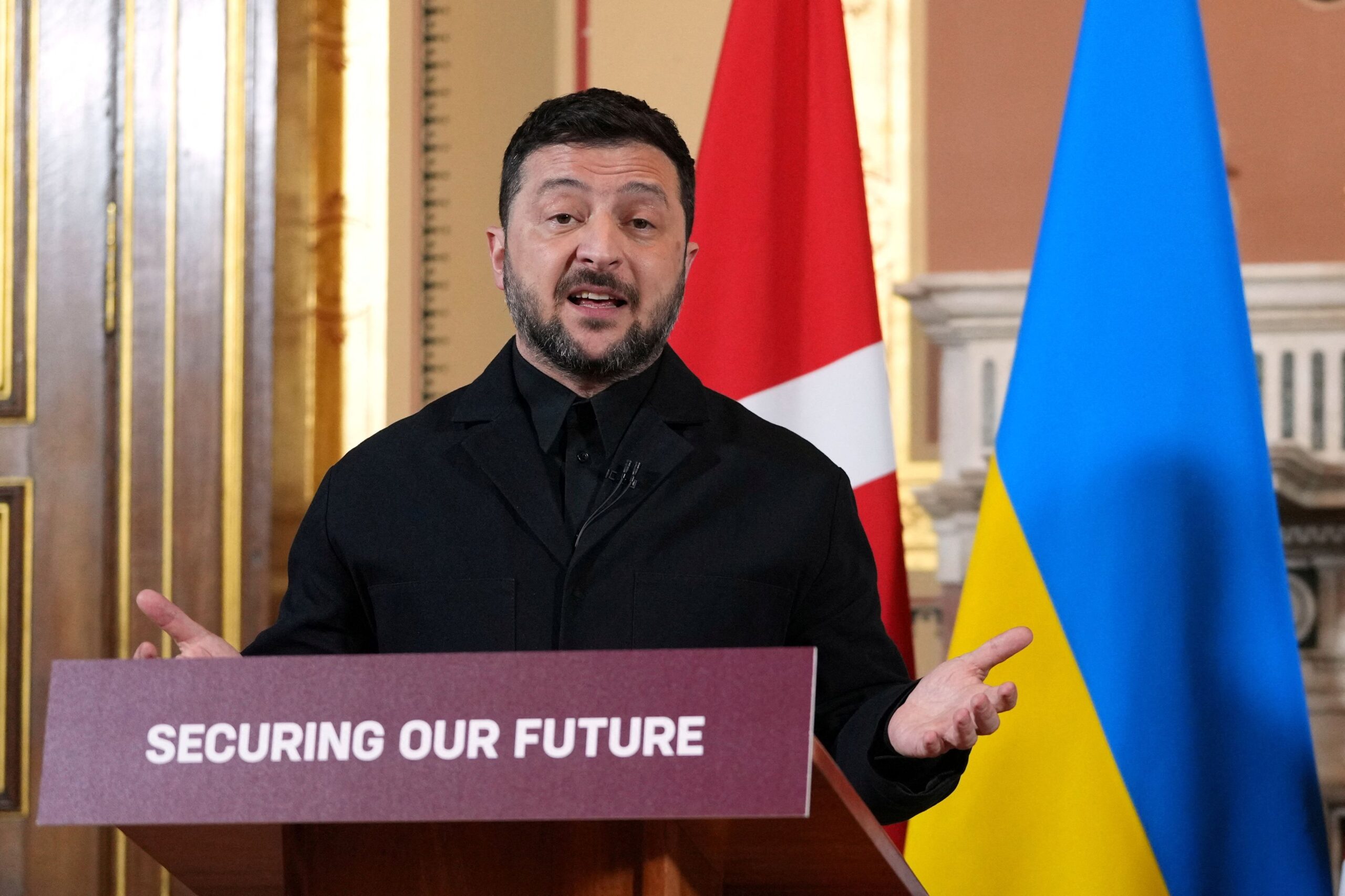 Ζελένσκι: Έτοιμος για ειρηνευτικές συνομιλίες, αλλά απαιτεί στήριξη από την ΕΕ για τρία χρόνια