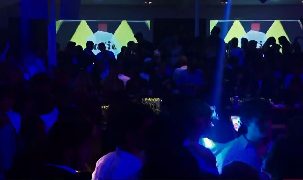 Αυξανόμενα περιστατικά κατανάλωσης αλκοόλ από ανήλικους – Καταγγελίες μαθητών για έλλειψη ελέγχων