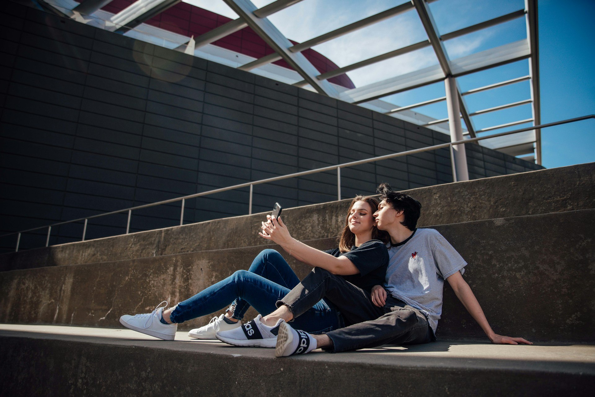 Σχέσεις: Τα τέσσερα στάδια στην εποχή του ψηφιακού ραντεβού