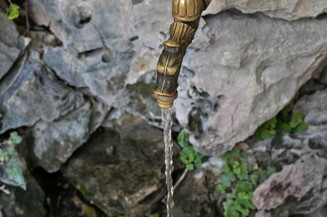 Επενδύσεις 2,5 δισ. ευρώ για τη διαχείριση υδάτων και αυξήσεις στους λογαριασμούς