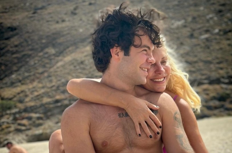 Οι θερμές ευχές του Άγγελου Λάτσιου στη μητέρα του, Ελένη Μενεγάκη, για τα 56α γενέθλιά της