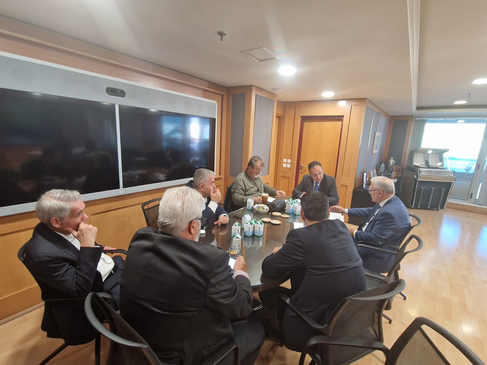 ΚΕΔΕ: Ζητά την άμεση απόσυρση του νομοσχεδίου για την οδική ασφάλεια