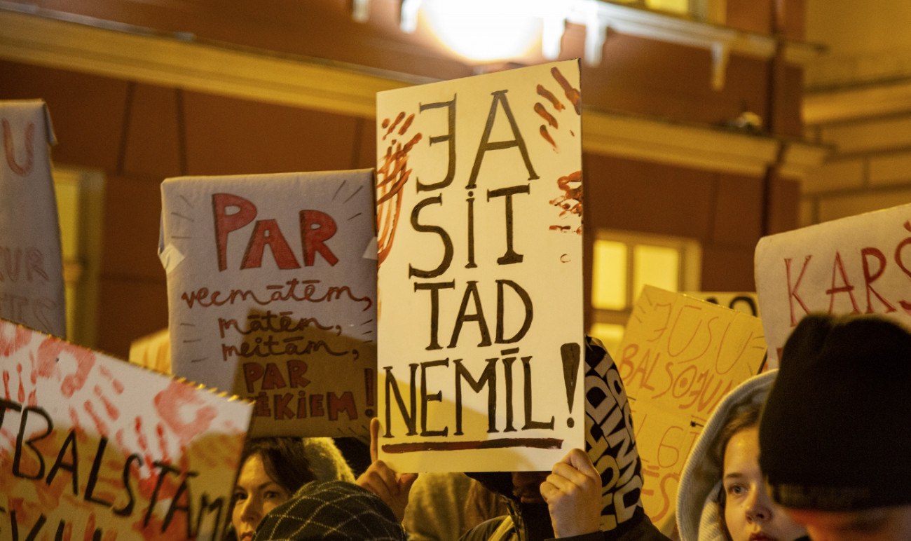 Λετονία: Υπερψηφίστηκε η αποχώρηση από τη σύμβαση για την προστασία των γυναικών