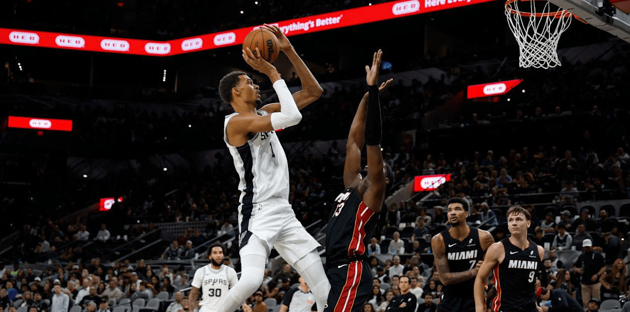 ΝΒΑ: Κυρίαρχοι οι Σπερς με εκπληκτικό Γουεμπανιάμα (107-101) – Ασταμάτητοι οι Θάντερ (127-108)