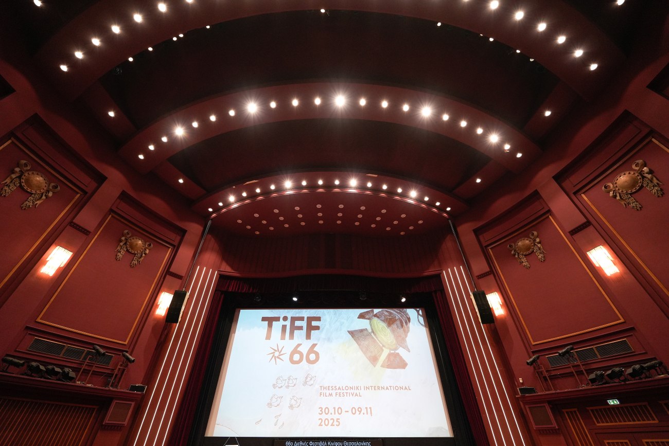 Η λάμψη της Ίντια Μουρ και η εμφάνιση του Τζιμ Τζάρμους στην έναρξη του 66ου ΦΚΘ