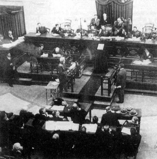 Μικρασιατική καταστροφή: Ποιοι ευθύνονται και ποιοι πλήρωσαν;