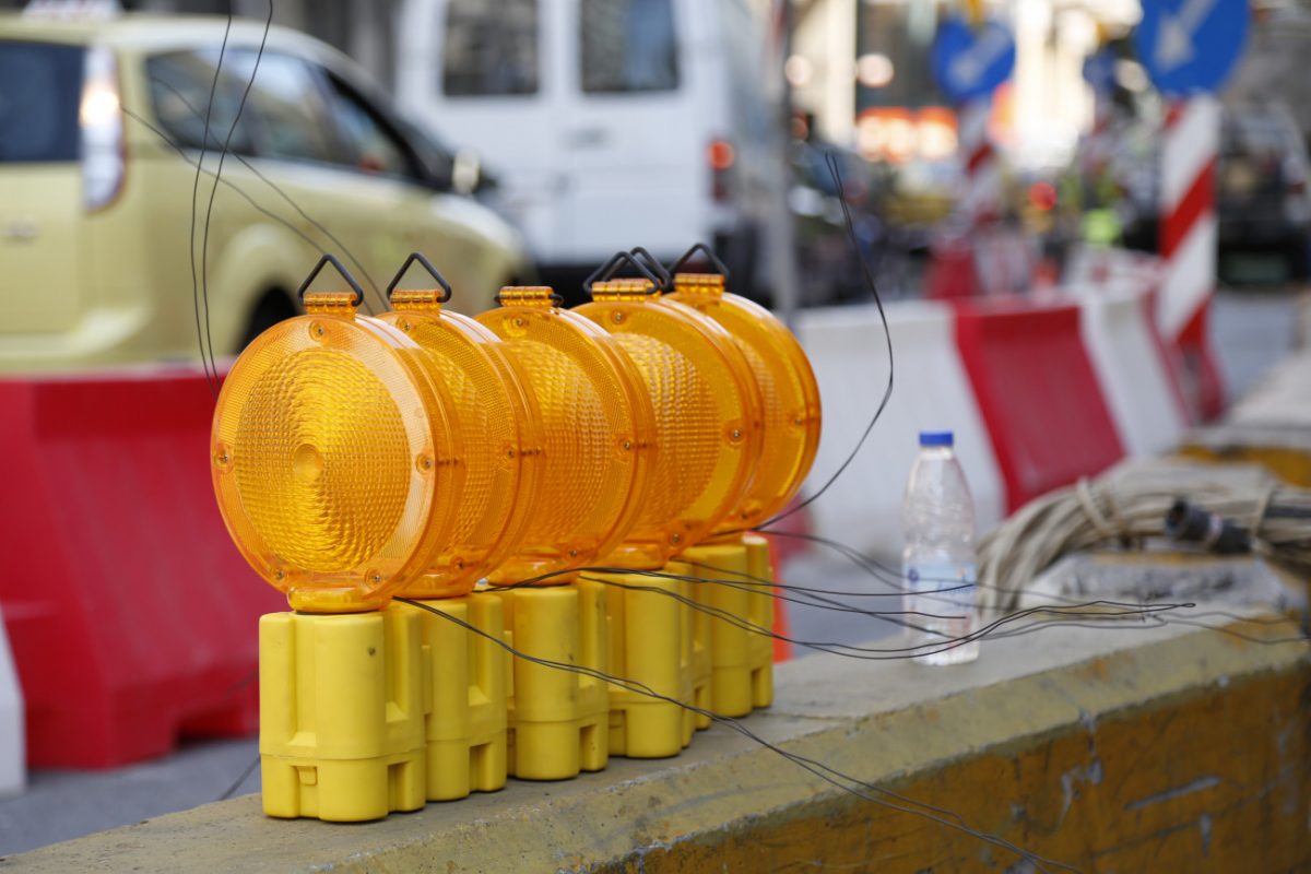 Κυκλοφοριακές ρυθμίσεις: προσωρινή διακοπή στη δεξιά λωρίδα της λεωφόρου Μεσογείων το Σαββατοκύριακο