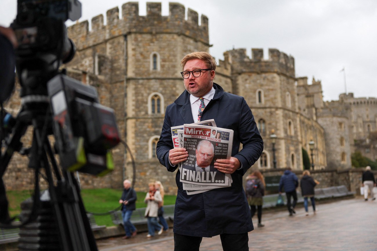 Ο Κιρ Στάρμερ στηρίζει πλήρως την απόφαση του βασιλιά Καρόλου για την αφαίρεση των τίτλων του πρίγκιπα Άντριου