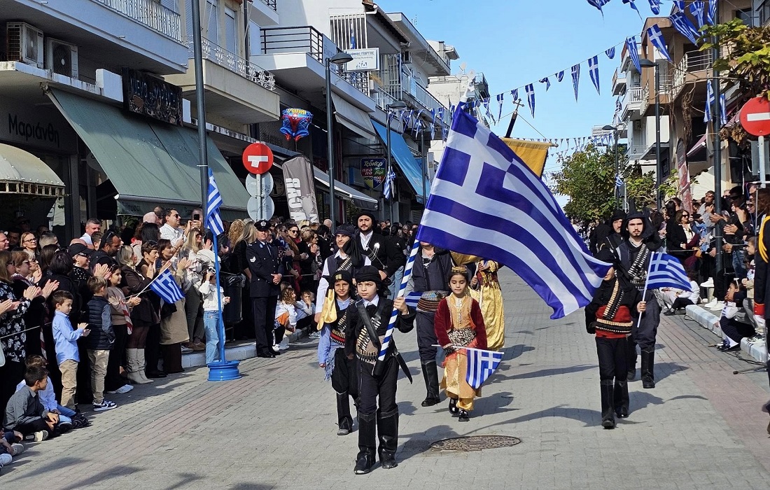Με λαμπρότητα γιορτάστηκε η Επέτειος της 28ης Οκτωβρίου στα Νέα Μουδανιά