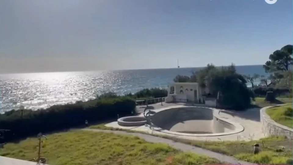 Χαλκιδική: Πωλήθηκε η βίλα της Βέφας Αλεξιάδου – Η συγκινητική κίνηση του νέου ιδιοκτήτη