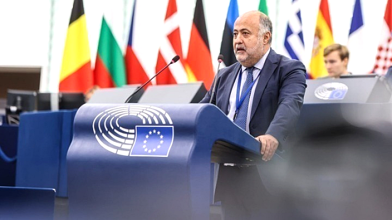 Δραστικά μέτρα για την προστασία των παιδιών στον ψηφιακό κόσμο, προτείνει ο Δ. Τσιόδρας στο Ευρωκοινοβούλιο