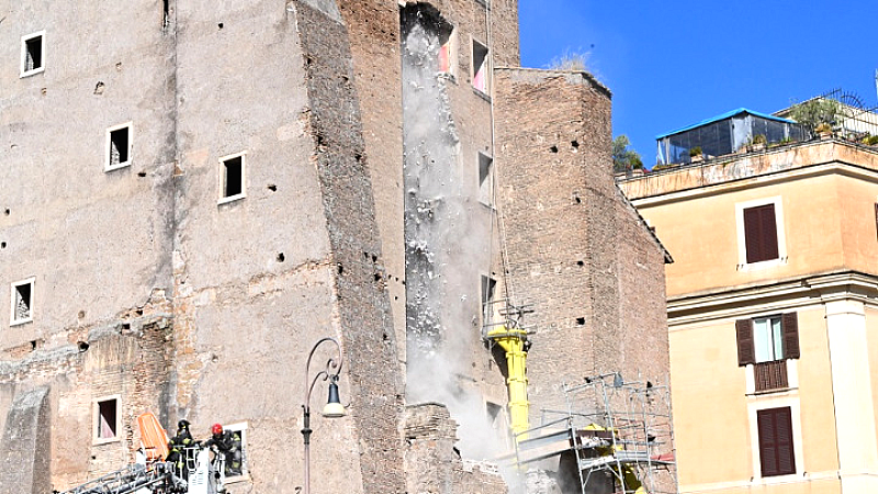 : Η Ρώμη πενθεί για τον θάνατο του εργάτη που είχε εγκλωβιστεί κάτω από τα ερείπια του Πύργου των Κόμηδων