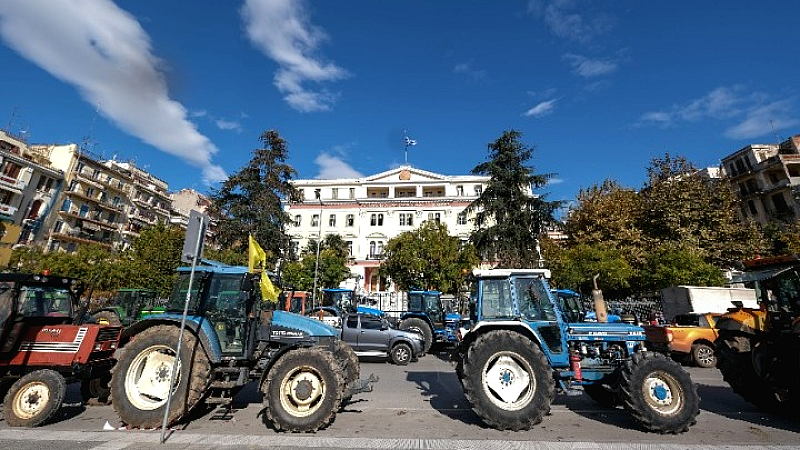 Διαμαρτυρία αγροτών στο ΥΜΑΘ και αποκλεισμός κόμβου στη Γαλάτιστα Χαλκιδικής
