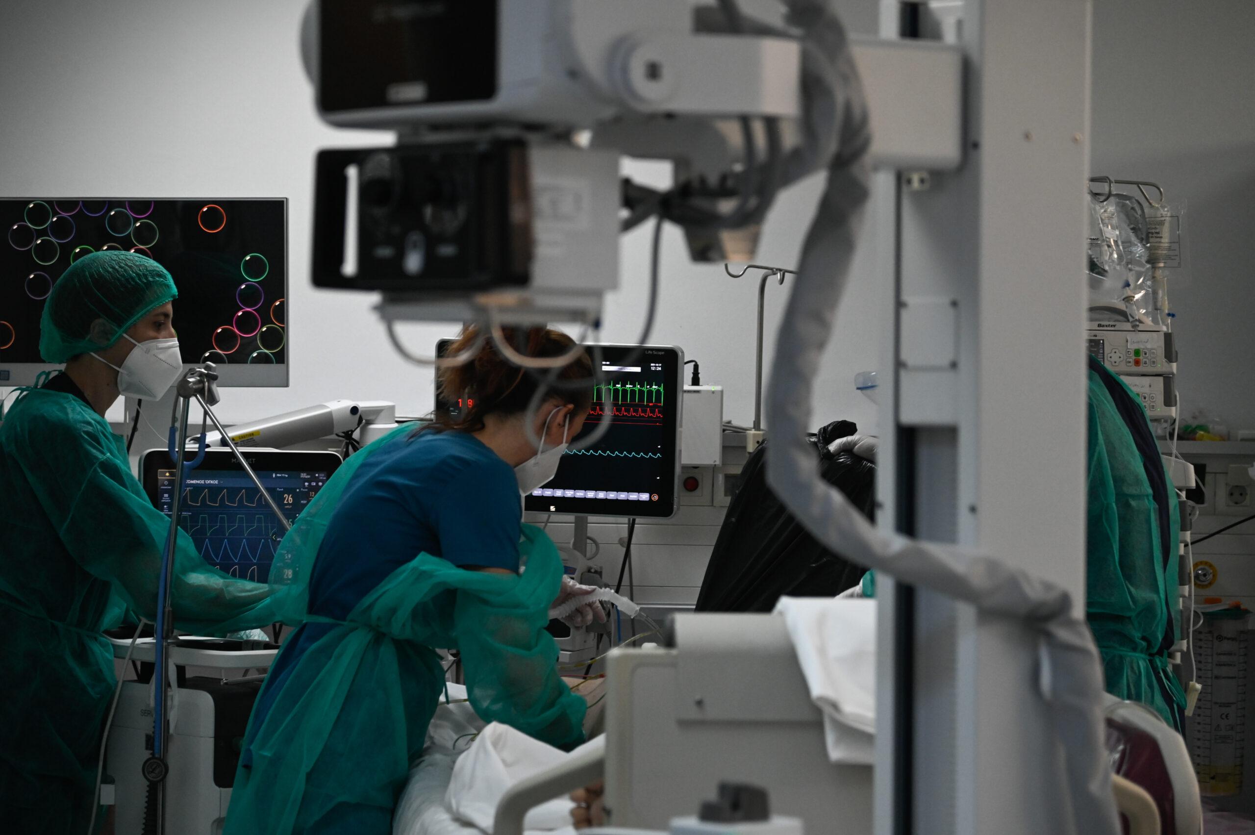 Στη ΜΕΘ ο 22χρονος που κατάπιε αμάσητο μπέργκερ: Οι φίλοι του δεν κατάλαβαν ότι πνίγεται – «Δεν υπήρξε challenge», λέει ο πατέρας του