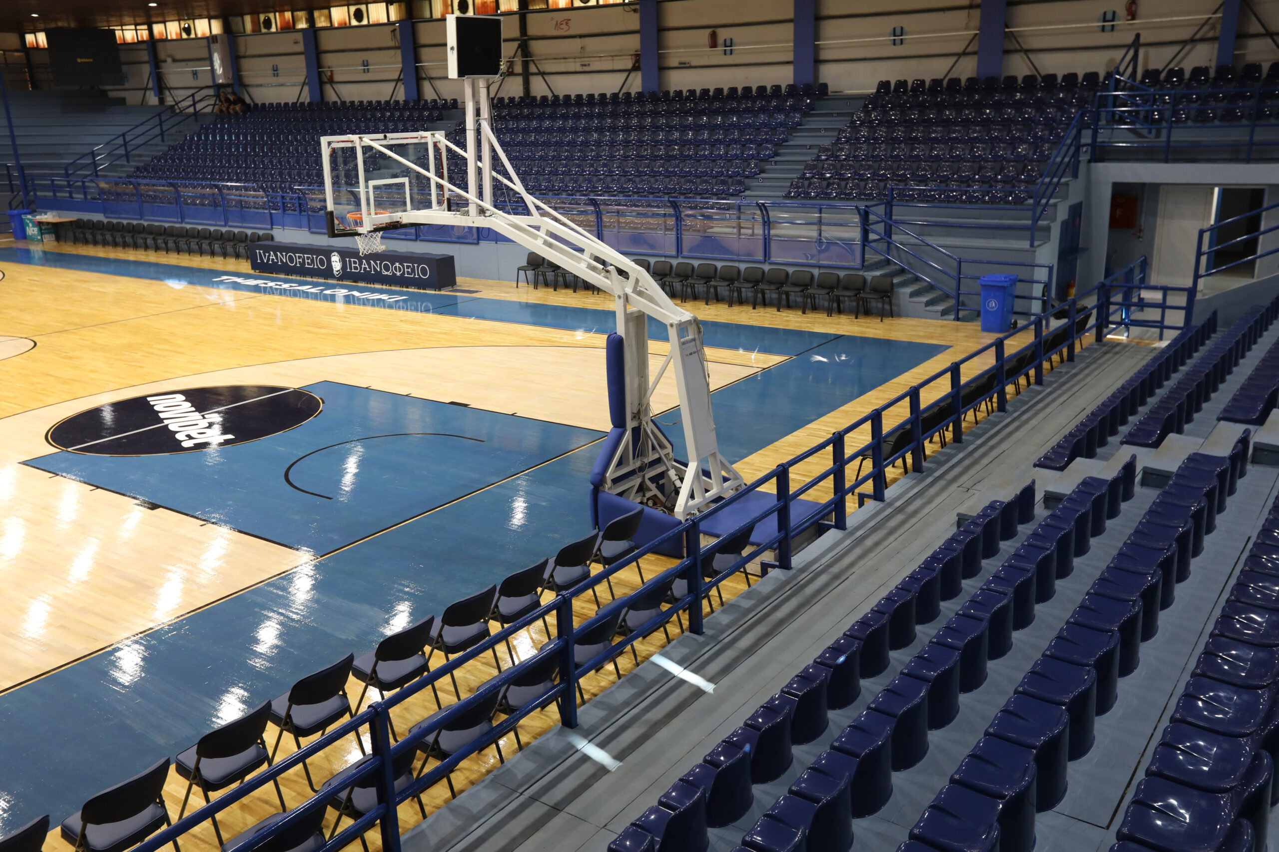 Θεσσαλονίκη: Σκηνές τρόμου στο Ιβανώφειο – Κατέρρευσε μέρος της κερκίδας εν μέσω αγώνα