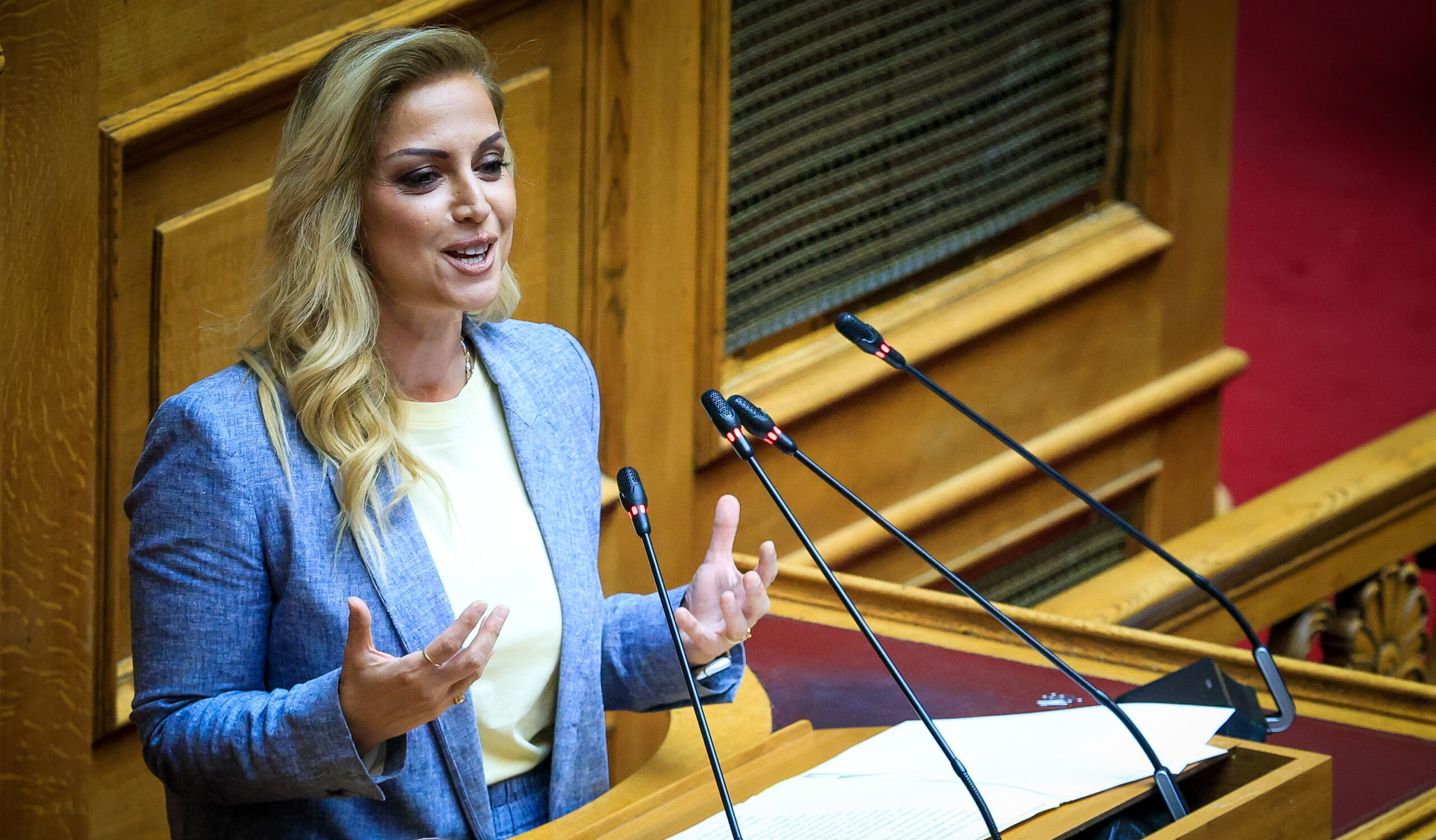 Ραλλία Χρηστίδου στην POLITIC: «Ο λαός κι όχι τα συμφέροντα θα μας υποδείξει τι να κάνουμε»