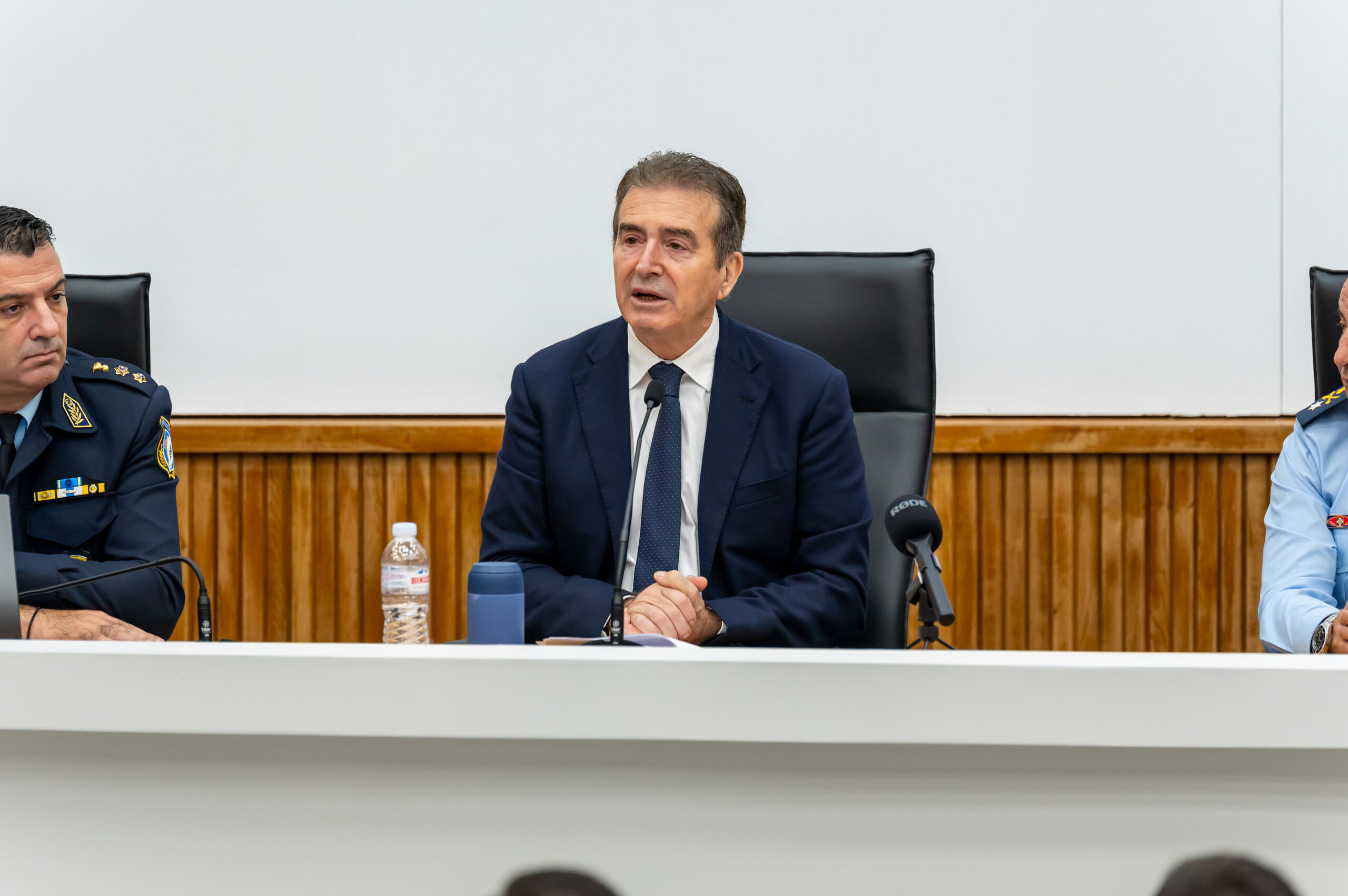 Ο Χρυσοχοΐδης «στέλνει σήμα» στην Κρήτη: Τέλος οι νταήδες και οι τοπικές μαφίες – Στο νησί το ελληνικό FBI