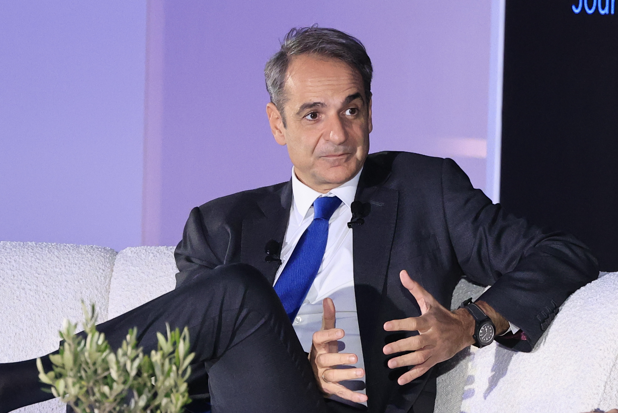 Ο Μητσοτάκης… χαμηλώνει τους τόνους για την αυτοδυναμία