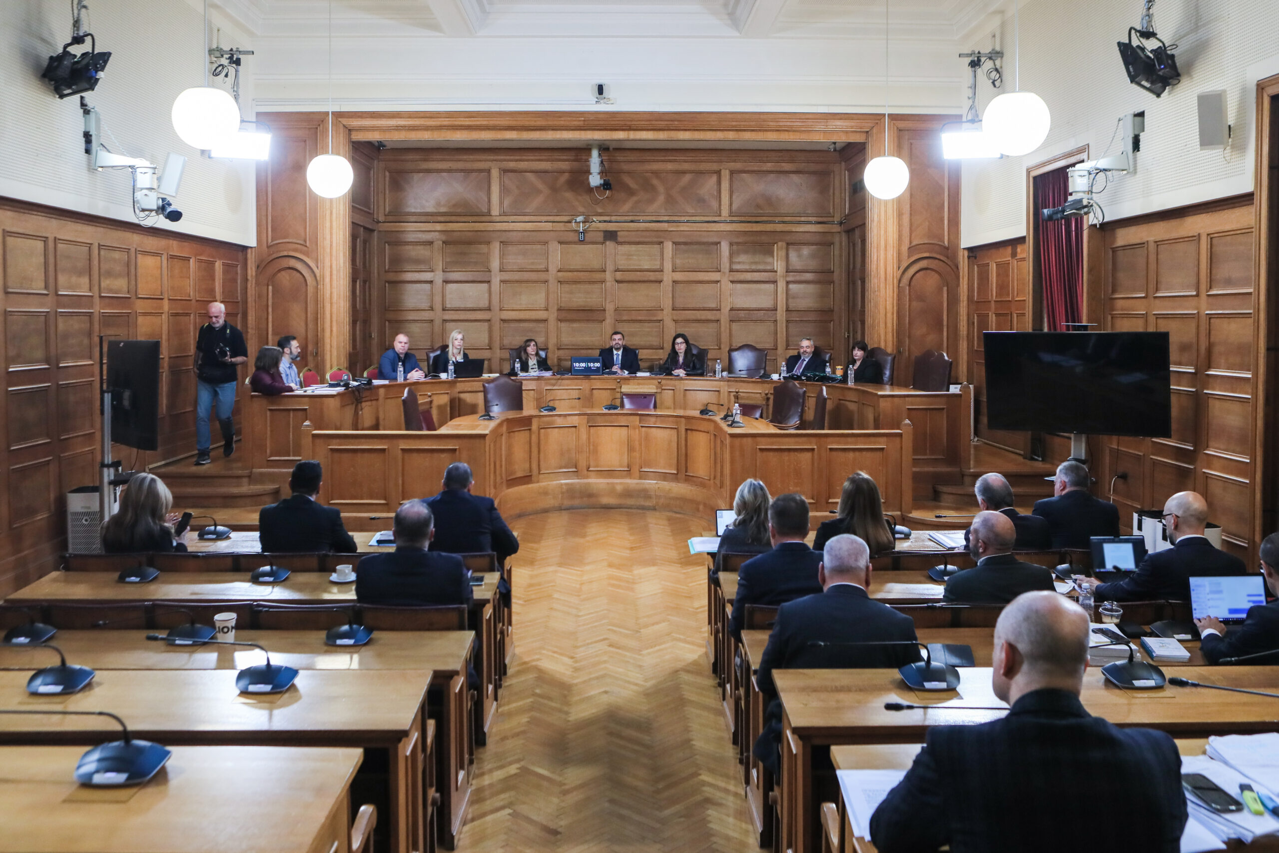 ΣΥΡΙΖΑ και Νέα Αριστερά ζητούν ένταλμα βίαιης προσαγωγής του «Φραπέ» – Κατηγορούν τη ΝΔ για “μεθόδευση”