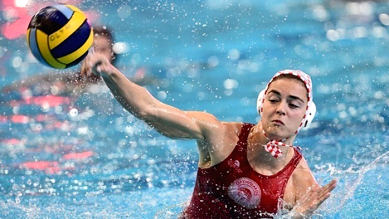 Ασταμάτητος ο Ολυμπιακός με θρίαμβο επί της Ντουναουιβάρος