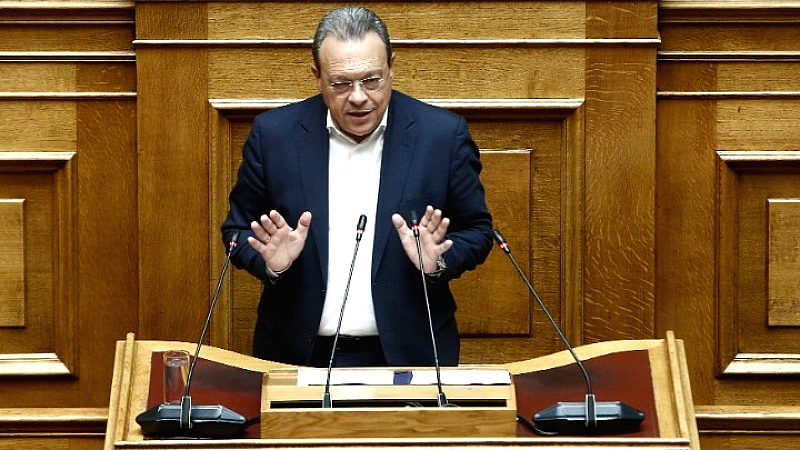 Φάμελλος στη Βουλή: Ο κ. Μητσοτάκης ευνοεί μόνο τους «γαλάζιες ακρίδες» και τυχερούς του Τζόκερ