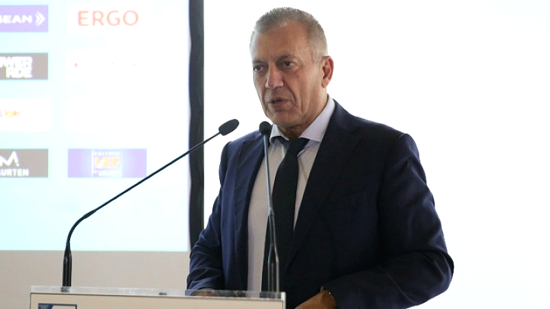 Βελτίωση της εικόνας του Αυθεντικού Μαραθωνίου: Ο Βρούτσης ανακοινώνει το Πανελλήνιο κλειστού στίβου στο ΣΕΦ