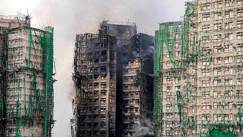 Χονγκ Κονγκ: Σημαντική αύξηση του αριθμού των θυμάτων από την πυρκαγιά σε πολυώροφο κτίριο