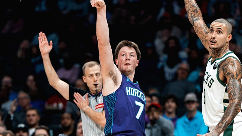 Χωρίς Γιάννη, οι Μπακς λύγισαν στη Σάρλοτ