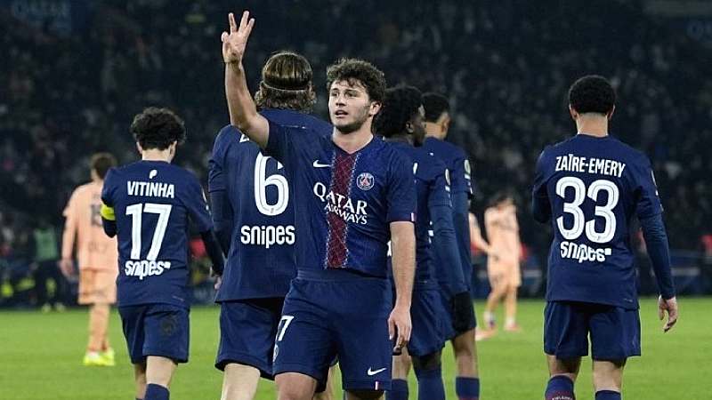 Η Παρί Σεν Ζερμέν κρατά σφιχτά την κορυφή της Ligue 1