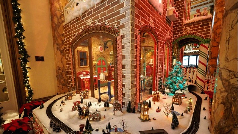 Εντυπωσιακές δημιουργίες σε διαγωνισμό ζαχαροπλαστικής με τζίντζερμπρεντ