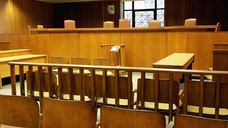 Ποινική δίωξη σε μέλη του Ρουβίκωνα για παραβίαση του νόμου στον Άγνωστο Στρατιώτη