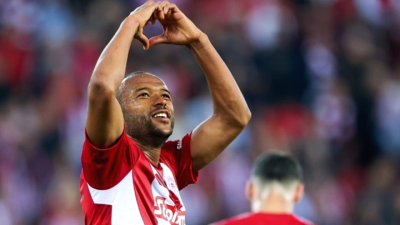 Ο Ελ Κααμπί φτάνει τα 25 γκολ και «ισοφαρίζει» τον Βαζέχα