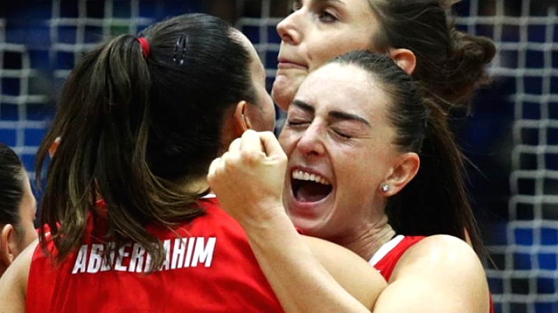 Ιστορική πρόκριση για την γυναικεία ομάδα βόλεϊ του Ολυμπιακού