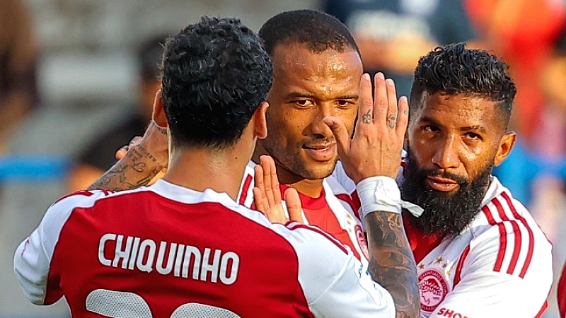 Ολυμπιακός: Νίκη με ανατροπή και κορυφή στο πρωτάθλημα