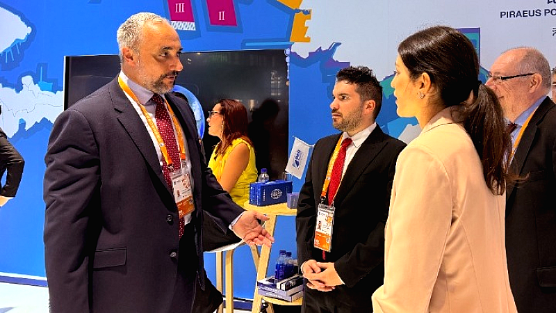 Ενισχυμένη η ελληνική συμμετοχή στην 8η Έκθεση Εισαγωγών της Σαγκάης - Την επισκέφτηκε ο Έλληνας γενικός πρόξενος, Σπ. Κρητικός