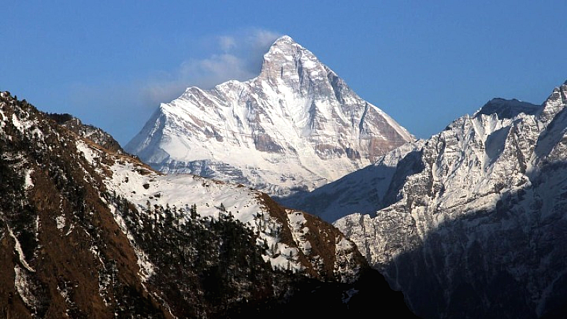 Θανατηφόρες χιονοστιβάδες στο Νεπάλ: Εννέα ορειβάτες νεκροί