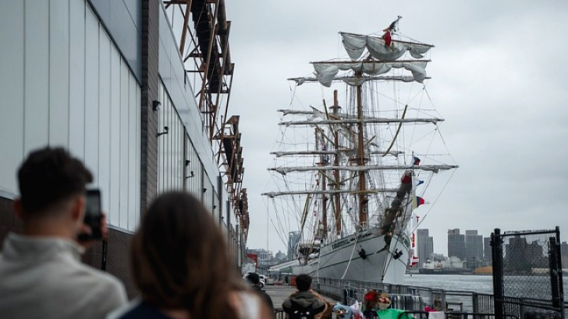 Επιστροφή στο Μεξικό του ιστιοφόρου που προσέκρουσε στη γέφυρα του Μπρούκλιν