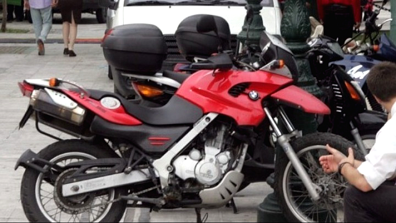 Επιχείρηση απομάκρυνσης εγκαταλελειμμένων δικύκλων στον δήμο Αθηναίων