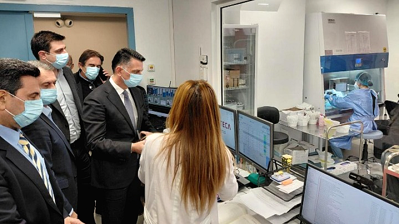 Επίσκεψη του διευθυντή του γραφείου του Πρωθυπουργού στη Θεσσαλονίκη στη μονάδα ημερήσιας νοσηλείας «Νίκος Κούρκουλος»