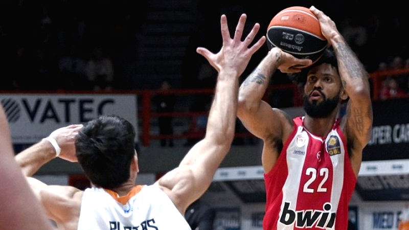 Εντυπωσιακή νίκη του Ολυμπιακού στην Πάτρα