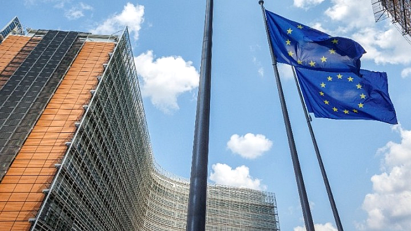 Θετική αξιολόγηση της Ευρωπαϊκής Επιτροπής για τον προϋπολογισμό της Ελλάδας το 2026