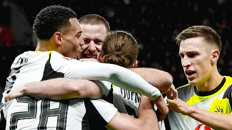 Η Ντόρτμουντ σταματά τη Λεβερκούζεν