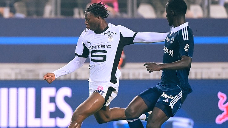 Η Ρεν επικρατεί στο Παρίσι με γκολ του Εμπολό