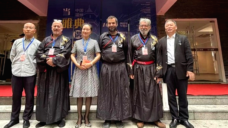 Η ελληνική τέχνη στην Κίνα: Πέντε σχεδιαστικά έργα του Αντ. Μιχαηλίδη στη Γουεντζόου