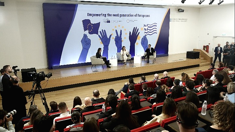 Συζήτηση Μητσοτάκη και Μέτσολα με νέους στην Εθνική Πινακοθήκη για την πολιτική και τις προοπτικές τους