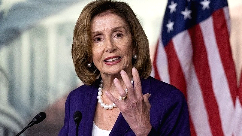 Η Νάνσι Πελόζι ανακοινώνει την αποχώρησή της από την πολιτική σκηνή το 2027