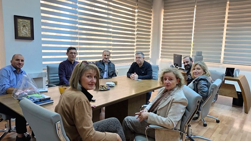 Δωρεά ηλεκτρονικού εξοπλισμού από την Αποκεντρωμένη Διοίκηση Μακεδονίας-Θράκης σε σχολικούς φορείς