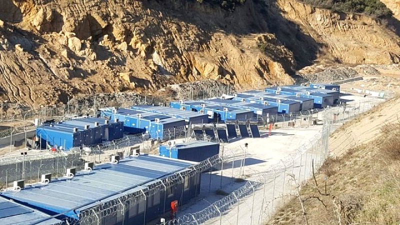 Αστυνομικές επιχειρήσεις στην κλειστή δομή Σιντικής μετά τα επεισόδια μεταξύ μεταναστών