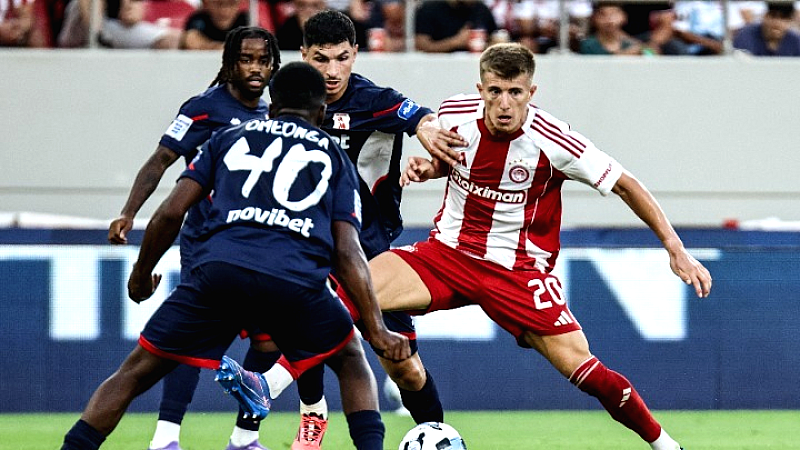 Κοστίνια: «Υπερηφάνεια για την ανανέωση του συμβολαίου μου με τον Ολυμπιακό»